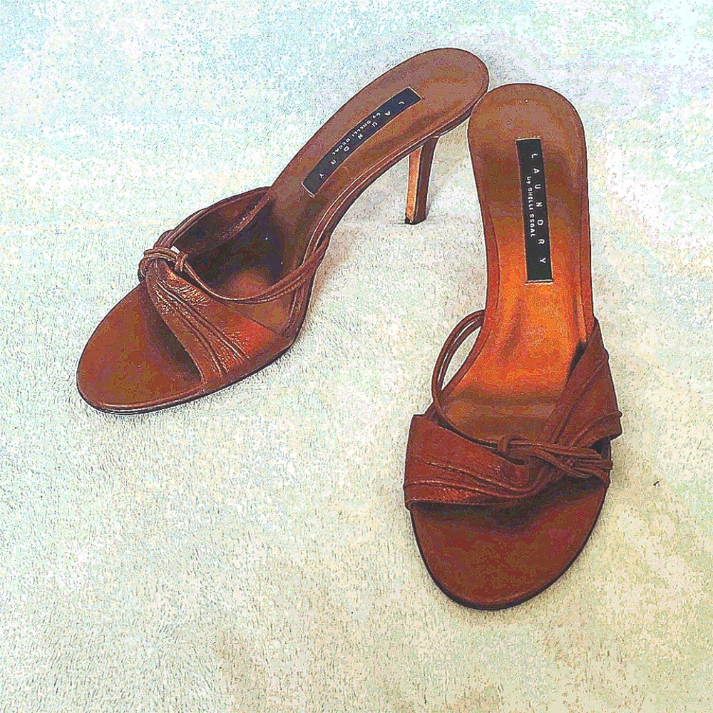 Laundry by Shelli Segal 3 Inch Heels